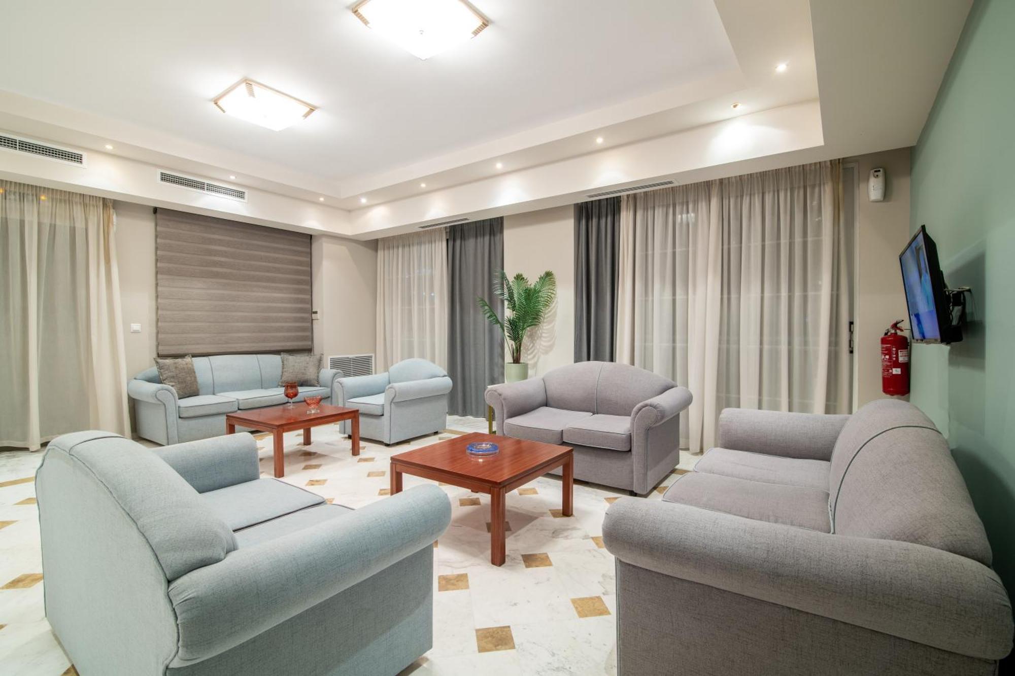 Daisy Hotel Plános エクステリア 写真