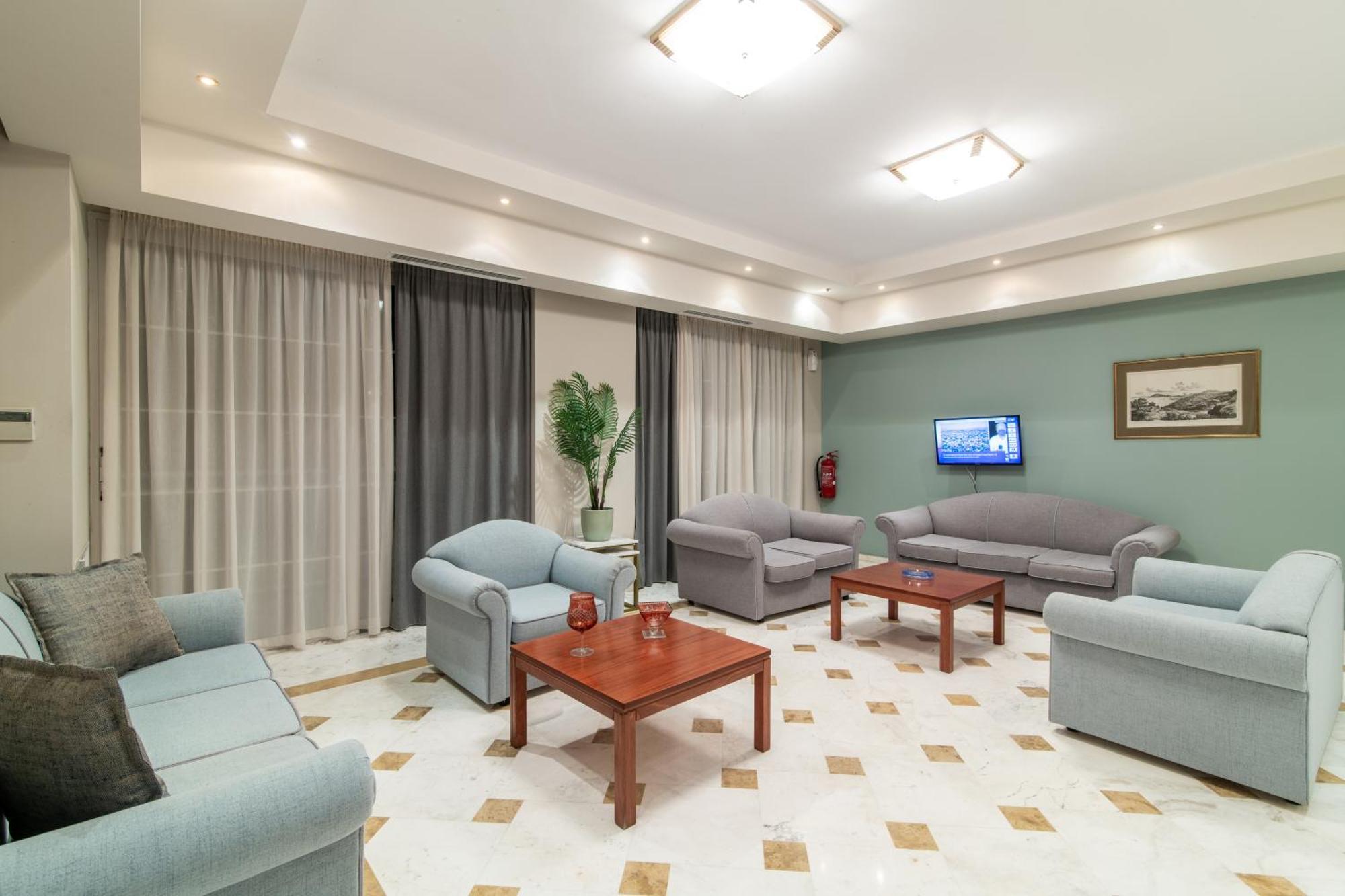 Daisy Hotel Plános エクステリア 写真