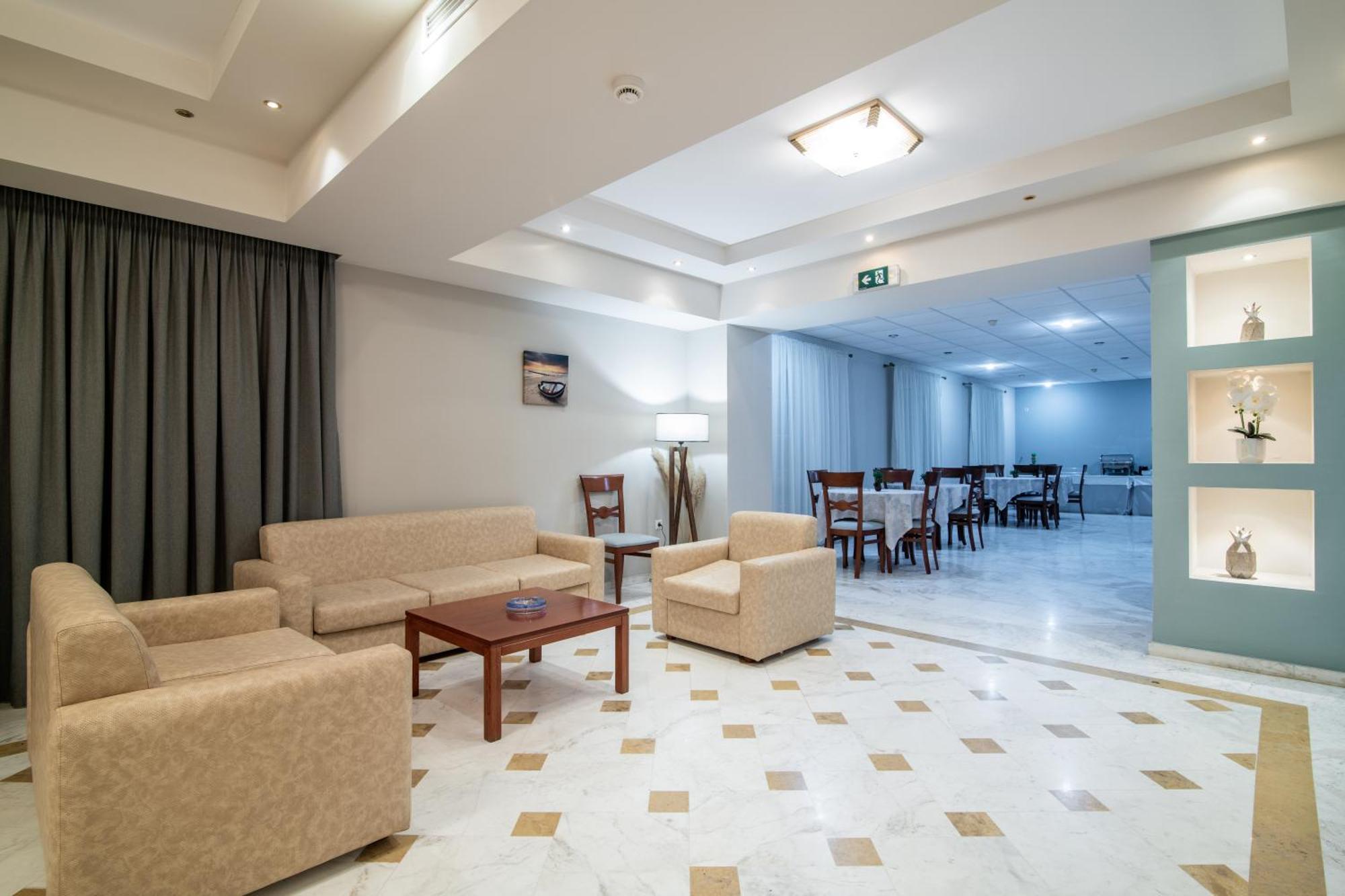 Daisy Hotel Plános エクステリア 写真