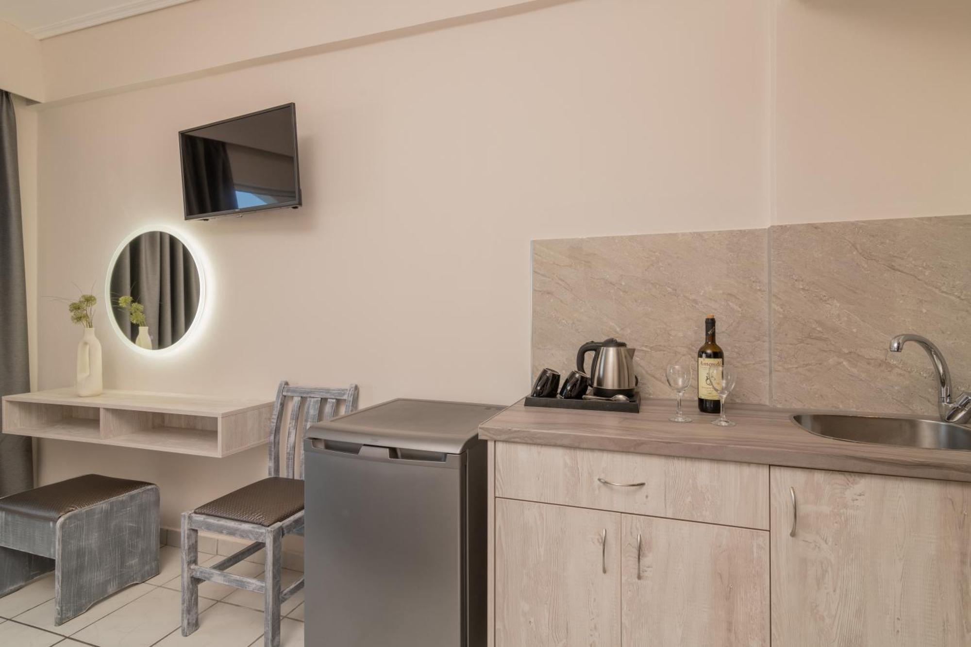 Daisy Hotel Plános エクステリア 写真