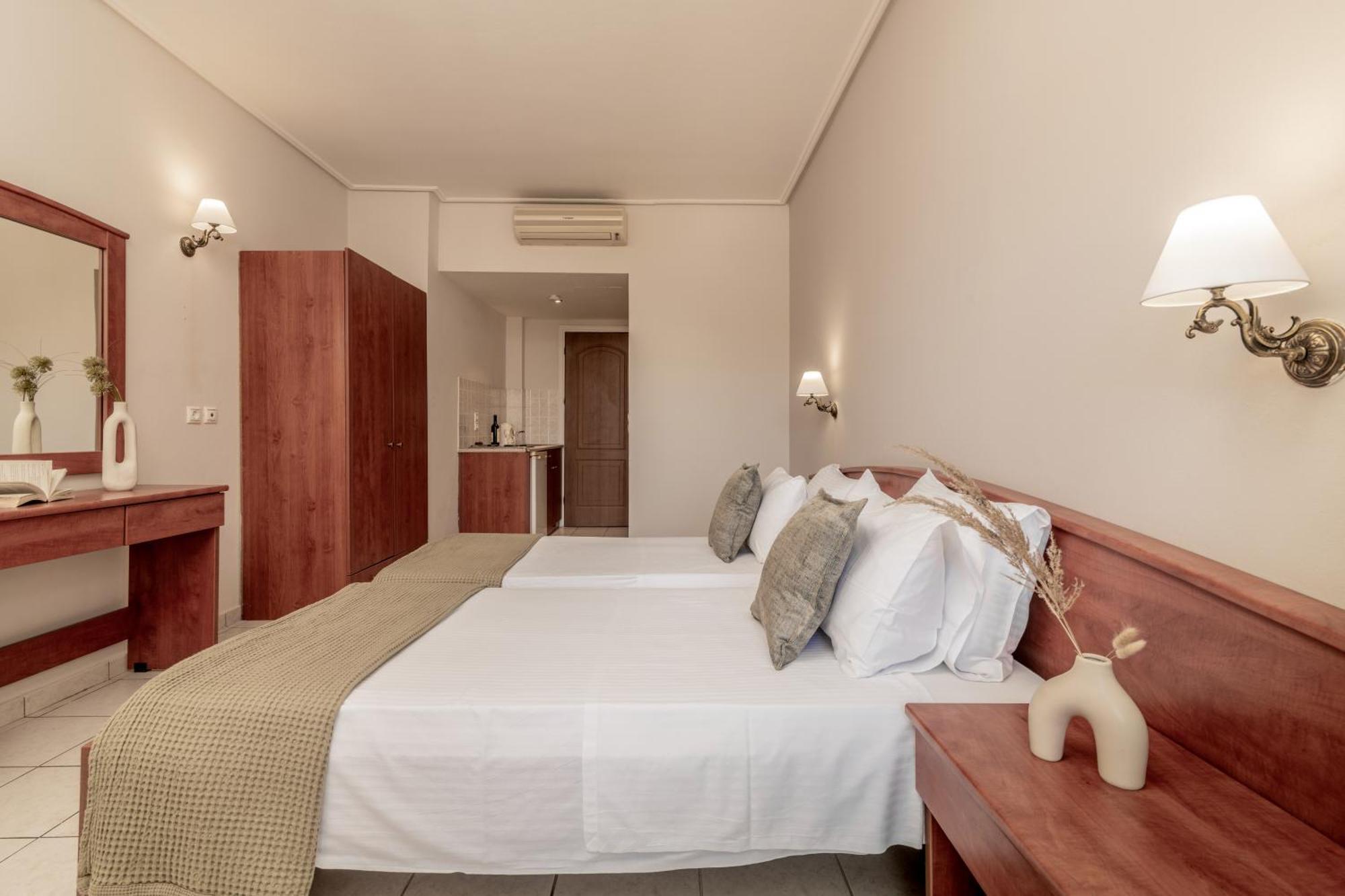 Daisy Hotel Plános エクステリア 写真